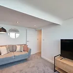 Host & Stay - Pier View Penthouse